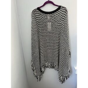 Chico's Women's Poncho Top Size L/Xl Black White Crochet Macrame Knit Open Sides